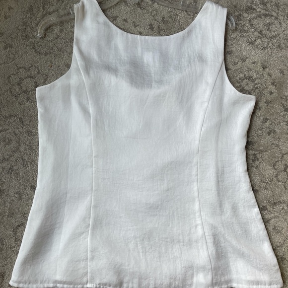 Ann Taylor Loft sleeveless top. - Picture 4 of 4